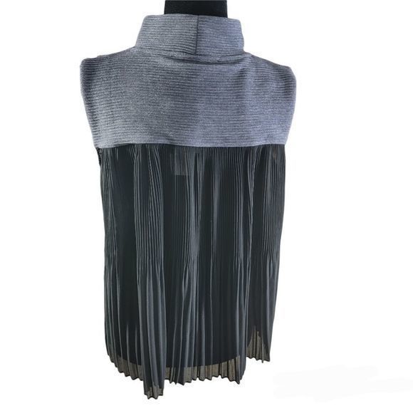 French Connection sleeveless Blouse size med black grey NWT pleated sheer back - Picture 3 of 8